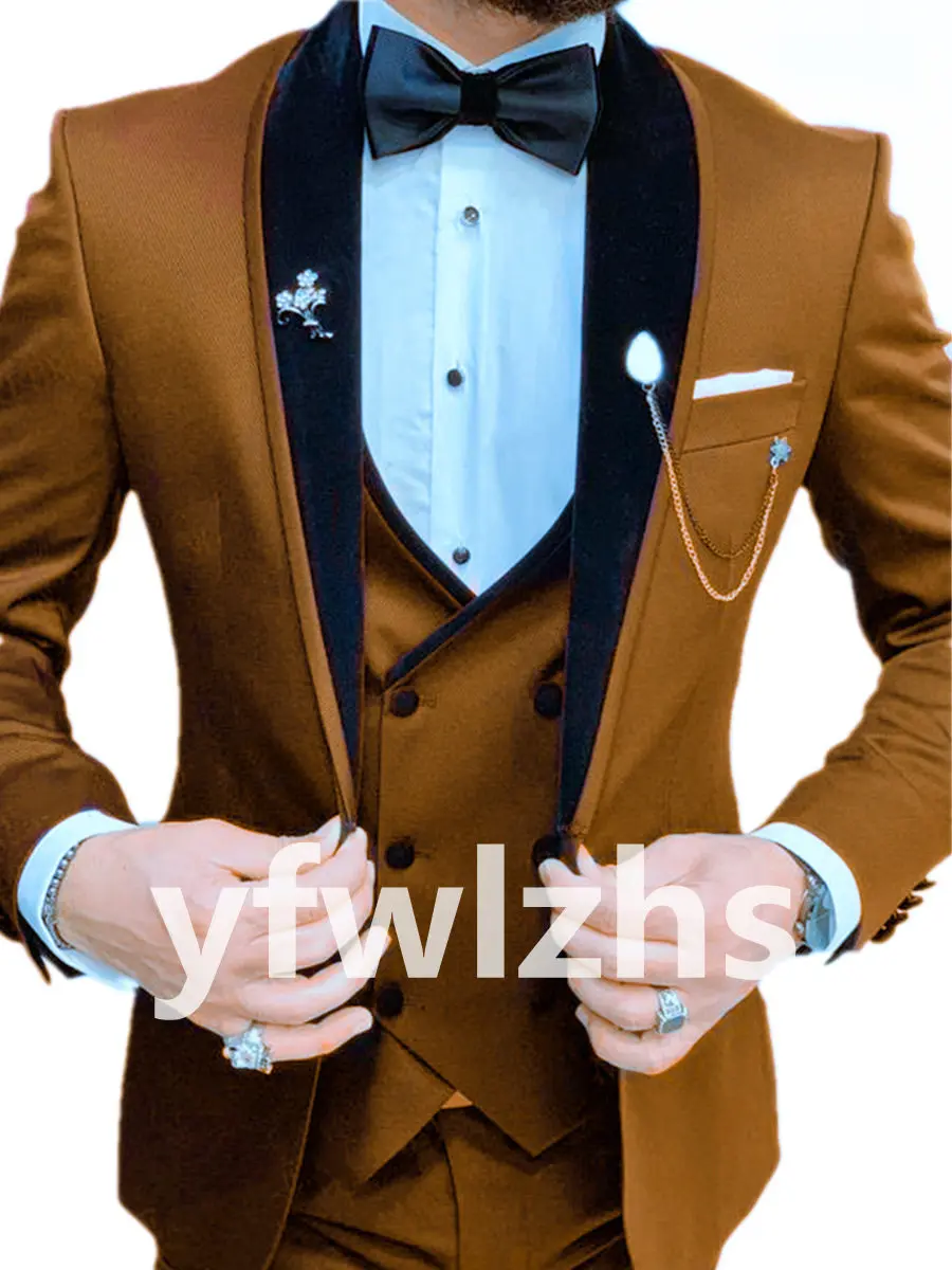 Új Árufelhozatal Valaki gomb groomsmen Állott ízetlen Hajtóka Bekötöz tuxedos férfiak suits wedding/prom beste Blézer ( jacket+pants+vest+tie) C81