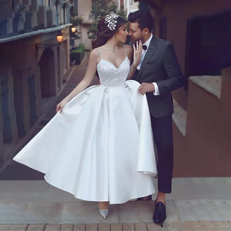 Abito da sposa corto country personalizzato elegante a-line alla caviglia con spalline in raso e applicazioni di pizzo, abiti da sposa