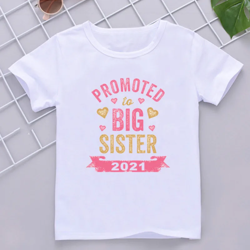 Camiseta infantil de manga curta, tops infantis, promovido à irmã mais velha, roupas estampadas com letras, moda verão, 2021