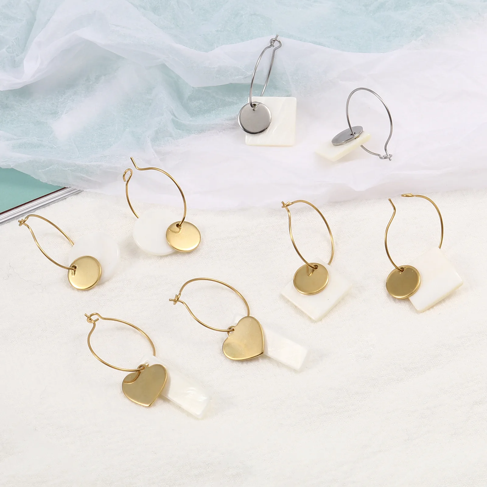 Stainless Steel & Shell Hoop Earrings For Women Gold Color Earrings With Pendant Fashion Ear Wear Jewelry Accessories , 1 Pair