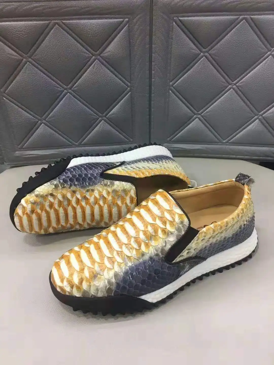 Real Genuine python skin leather men fashion shoe sneaker flat leisure shoe with cow lining gold color