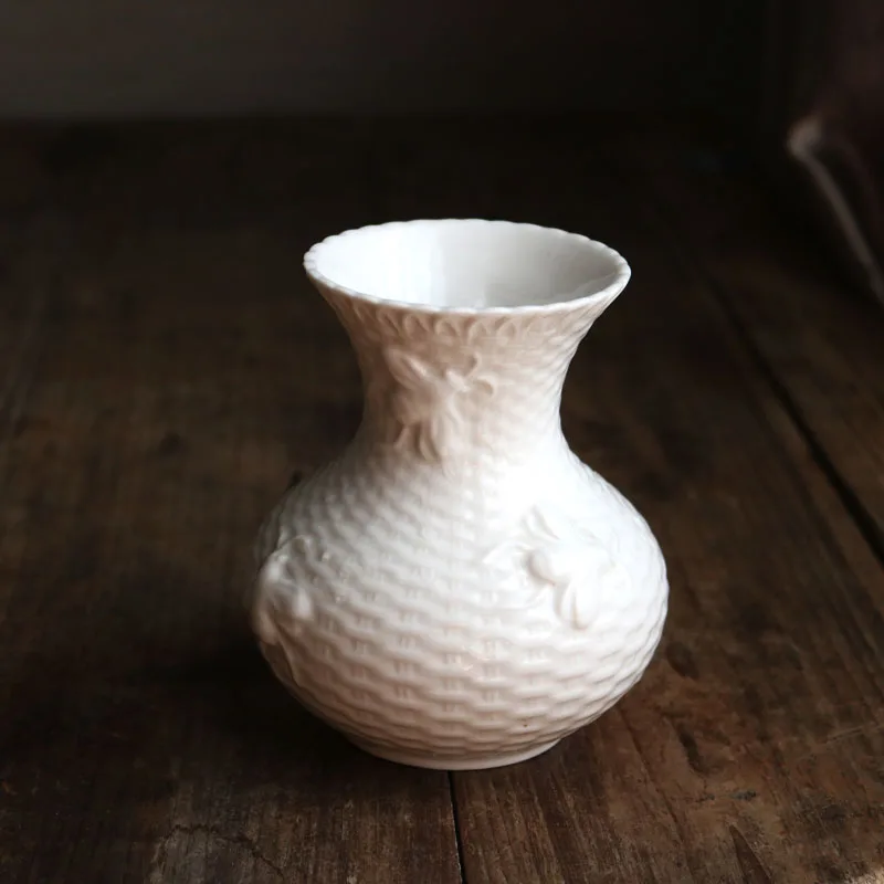 Braided Milk White Retro Bee Flower Ware/Ceramic Rural Vase