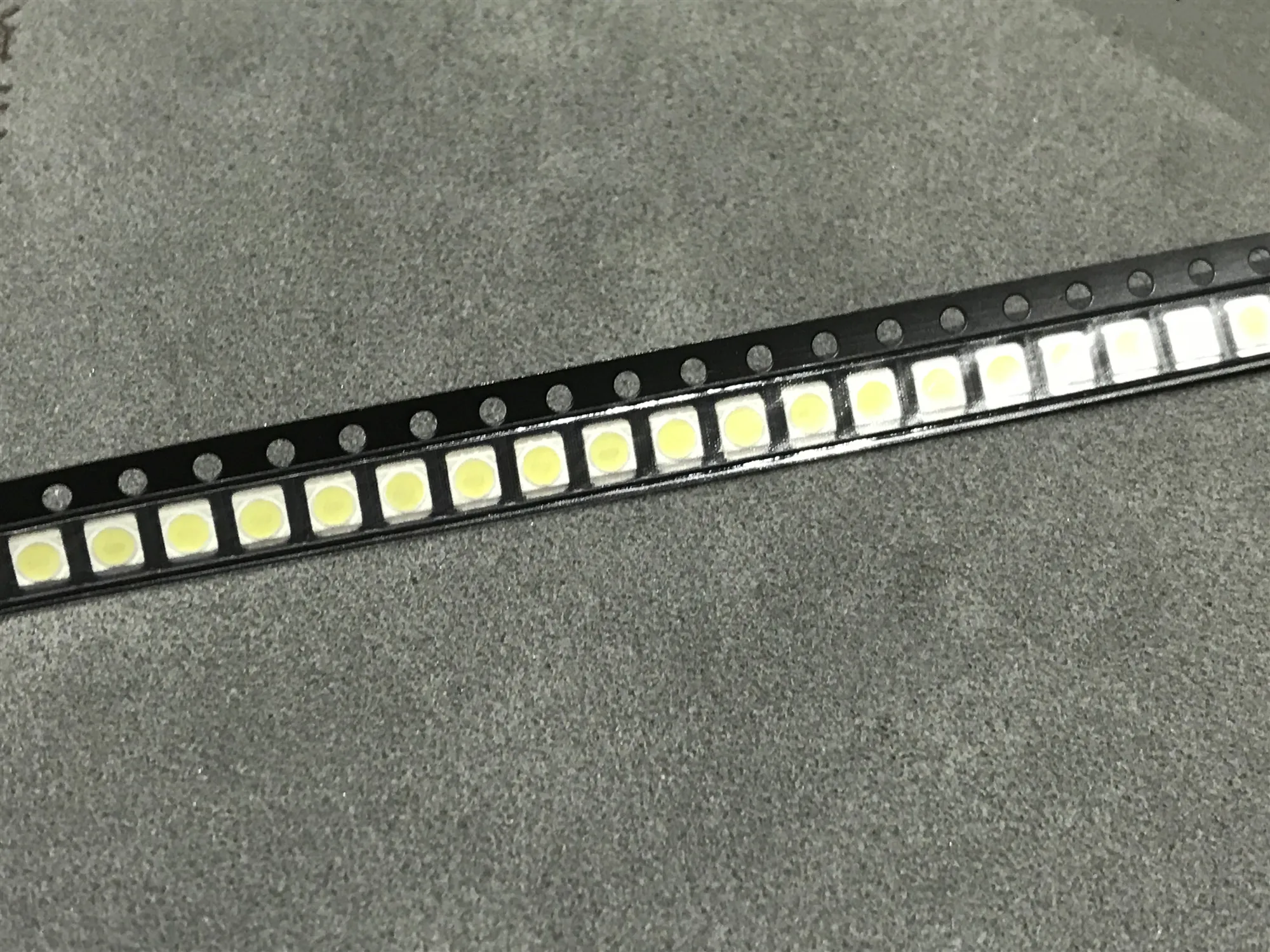 Original for LG 120pcs/lot lg3528 /2835 SMD LED 1W 350MA Cool White 100LM For TV LCD Backlight best quality.