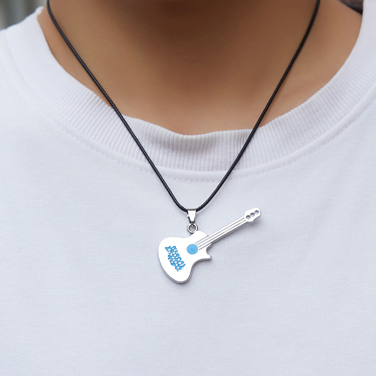 Unique Violin Guitar Pendant Necklace Women Men Hip Hop Jewelry Steel Charm Clavicle Chain Neck Accessories Party Gifts Collars