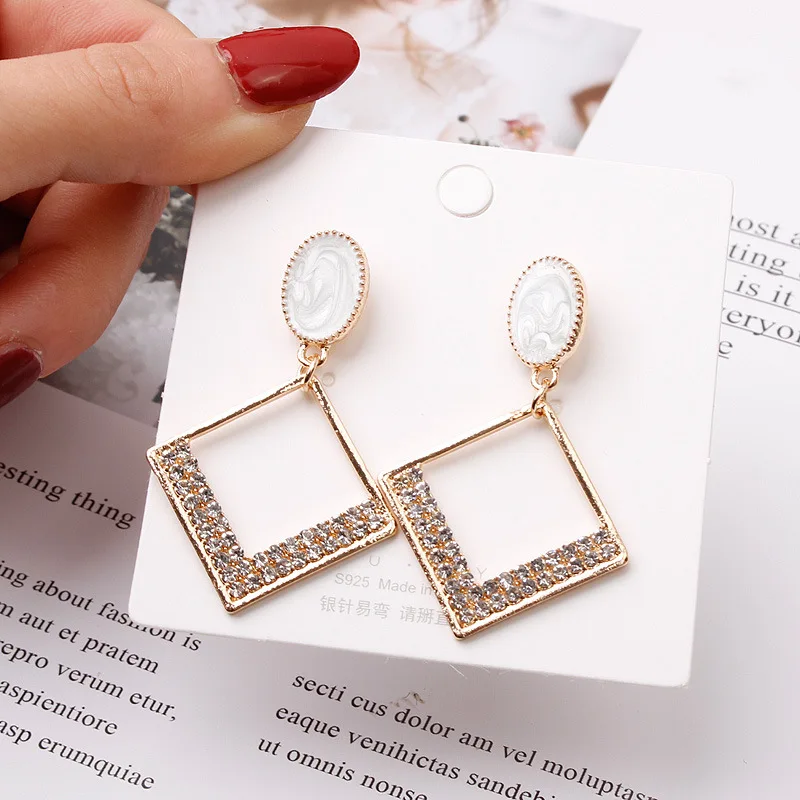 Advanced Sense Crystal Mesh Red Earrings Female Geometric Dimple And Generous Earrings Fashion Birthday Party Jewelry E7012