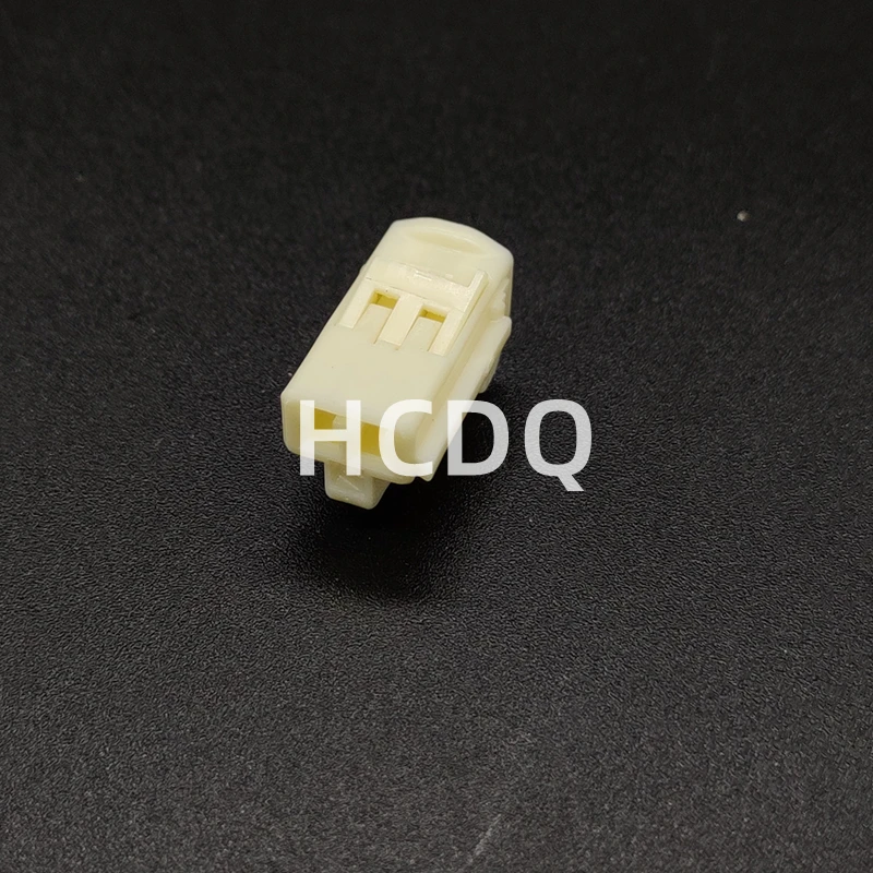 The original 90980-10825 2PIN  automobile connector plug shell and connector are supplied from stock