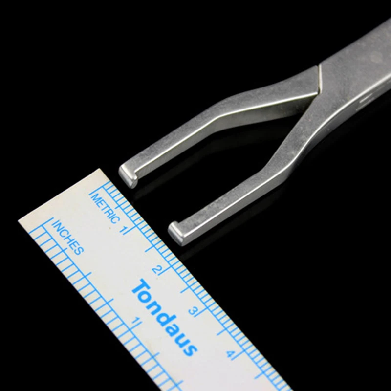 Medical orthopedic equipment, lumbar titanium cage clamp, grasping and releasing device, spinal interbody titanium mesh fusion d