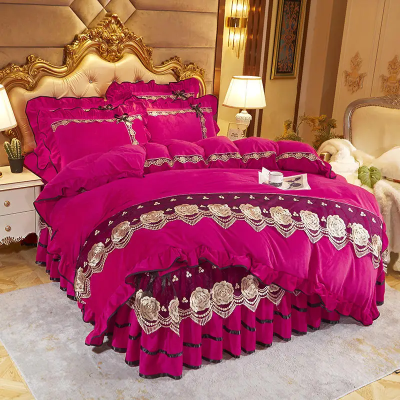 Crystal Velvet Duvet/Comforter Cover Sets Gold Lace Embroidery Bedding Rose Red Soft Thick Quilt Cover Pillowcases 200x220