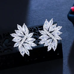 CWWZircons 2022 New Fashion Silver Color Cubic Zirconia Big Ice Flower Stud Earrings for Women Classic Party Jewelry Gift CZ115