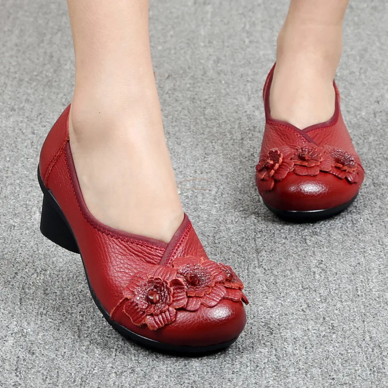 Handmade Genuine Leather Low Heels Women\'s Runway Shoes Woman Flower Retro Pumps Large Size 42 Ladies Small Pressure Heeled Shoe