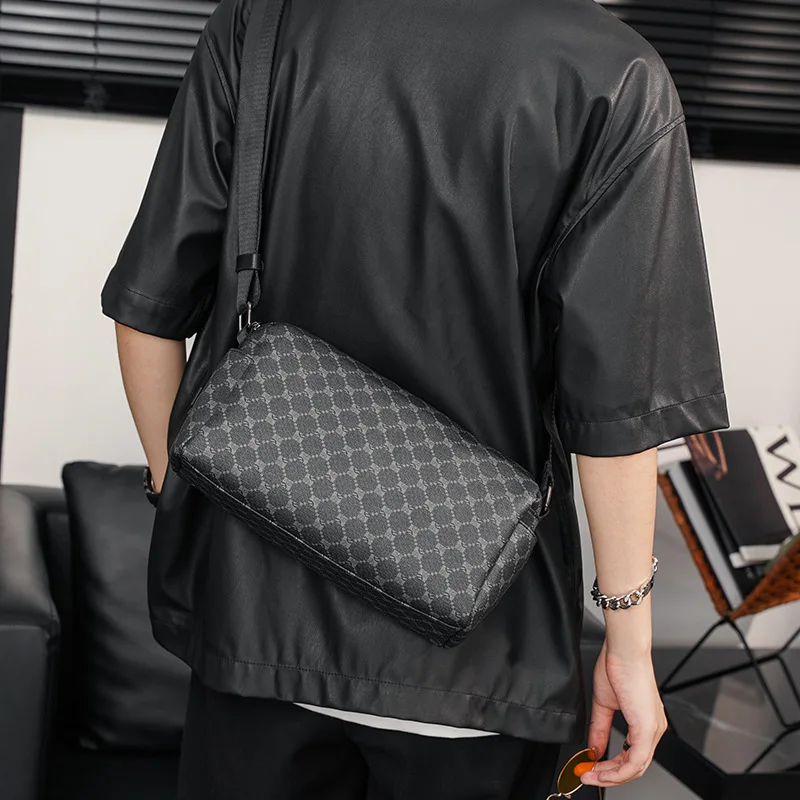 Barrel Shape Shoulder Bag Men Fashion Plaid Men\'s Crossbody Bags Luxury Brand Bucket Bag Large-capacity Sports Gym Bag Handbags