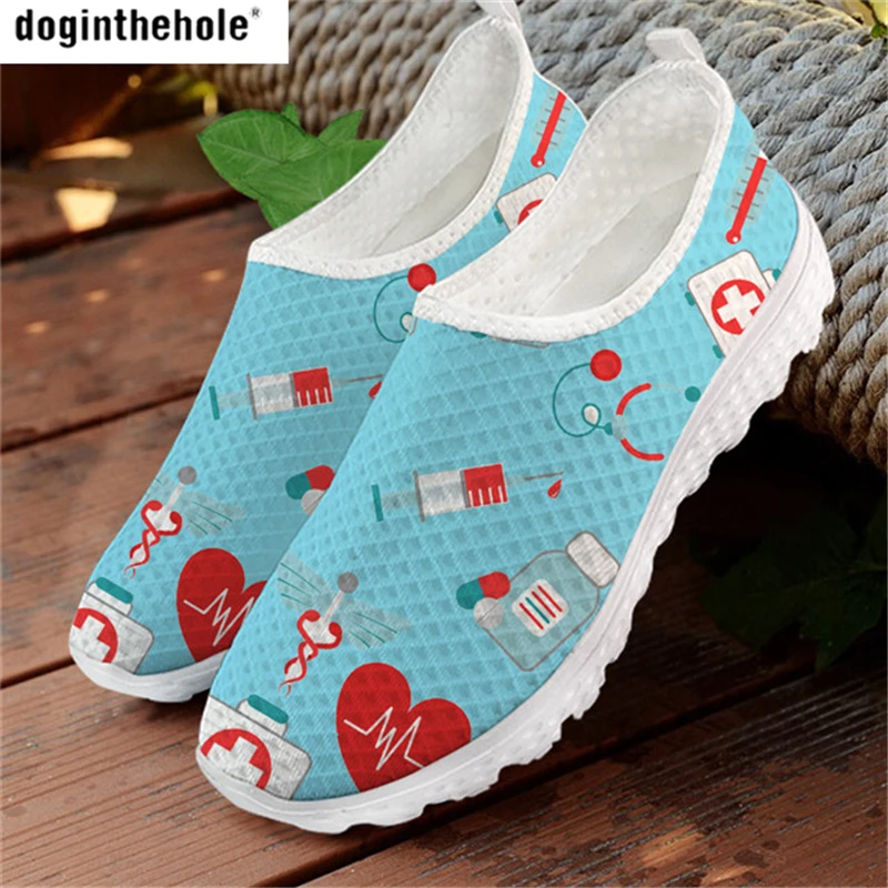 Doginthehole Heart Health Care Women Flat Shoes Breathable Slip on Sneaker Air Mesh Sport Walking Shoes Anti-Slip Lightweight