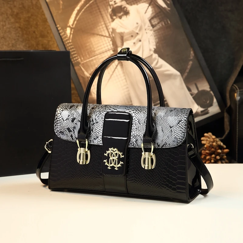 

Autumn snake pattern stitching large-capacity one-shoulder portable messenger mother bag middle-aged all-match dress female bag