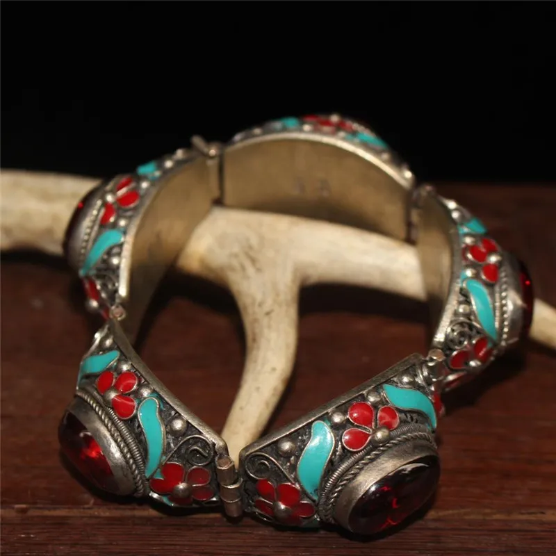 China Old Tibetan Silver Cloisonne Inlaid With Zircon Bracelet