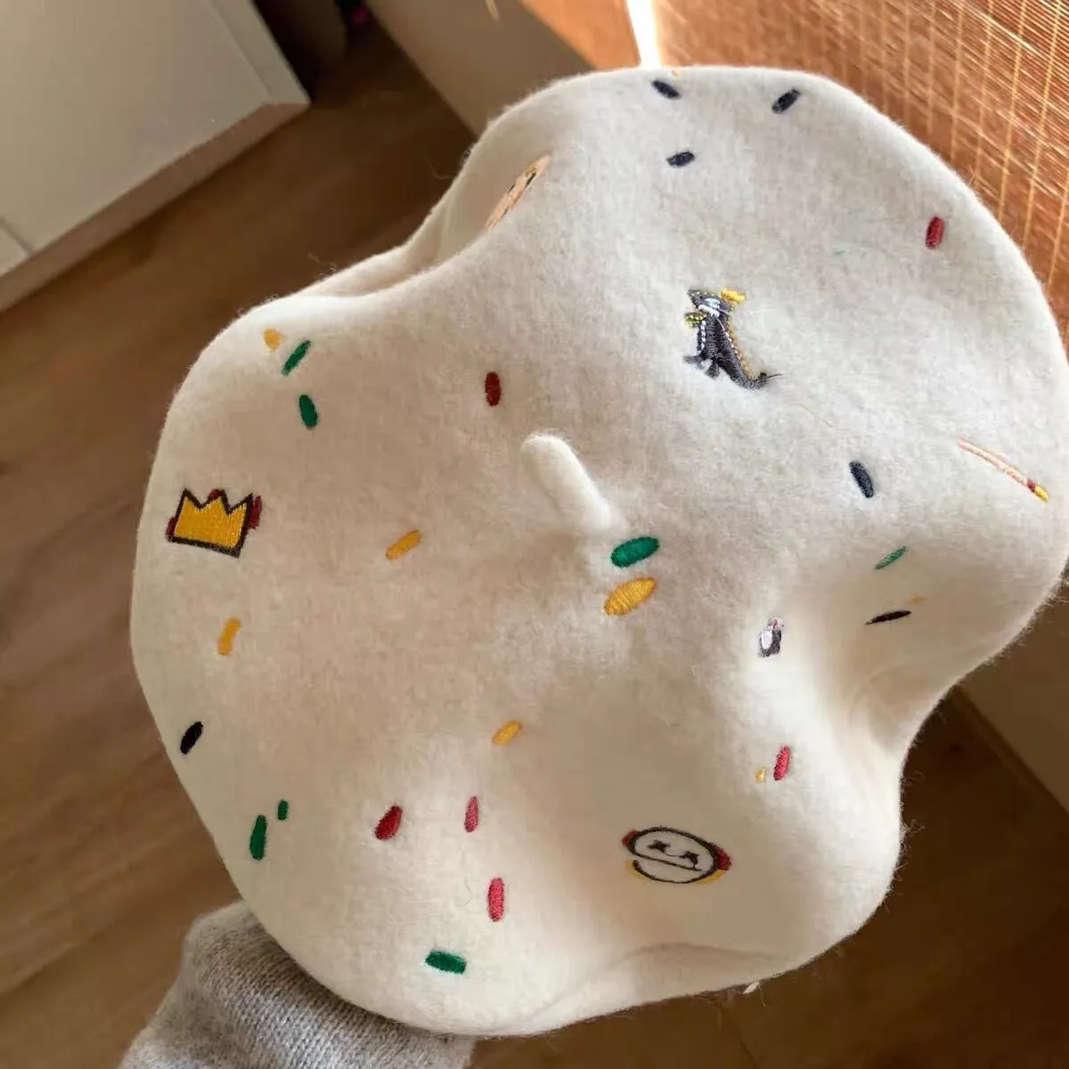 OMEA Woolen  Beret Women Japanese Cute Crown Cartoon Painter Hat Embroidery Colorful Dots Retro Beret Sweet Wool Cap Kawaii