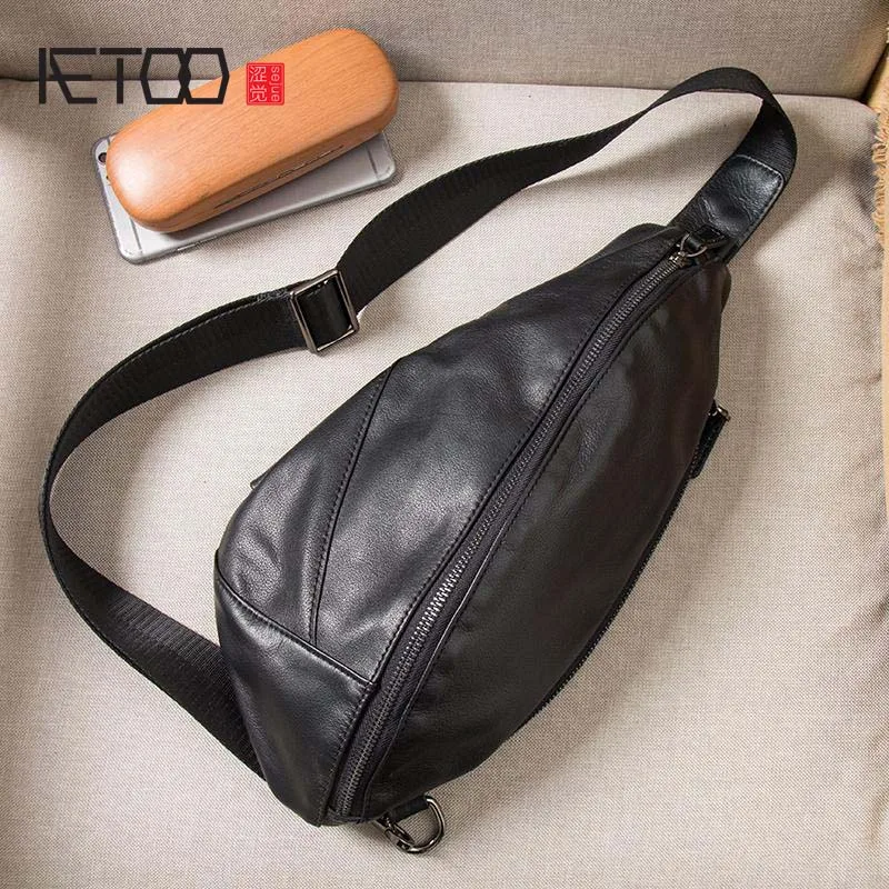 AETOO Leather chest bag men's messenger bag first layer cowhide chest backpack shoulder bag small bag Korean version of cowhide