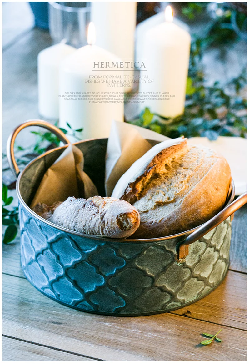 鉄のパンバスケット,レトロなアンティークスタイル,金属の家族の