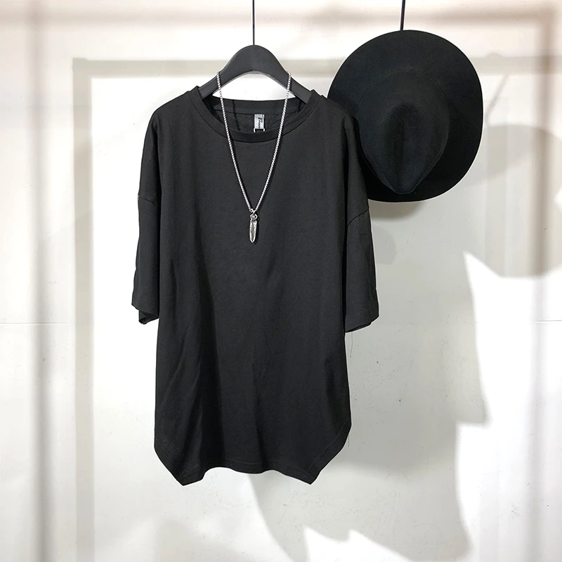 

Men's Short Sleeve T-Shirt Summer New Dark Round Collar Simple Relaxed Harajuku Port Style Design Slit T-Shirt