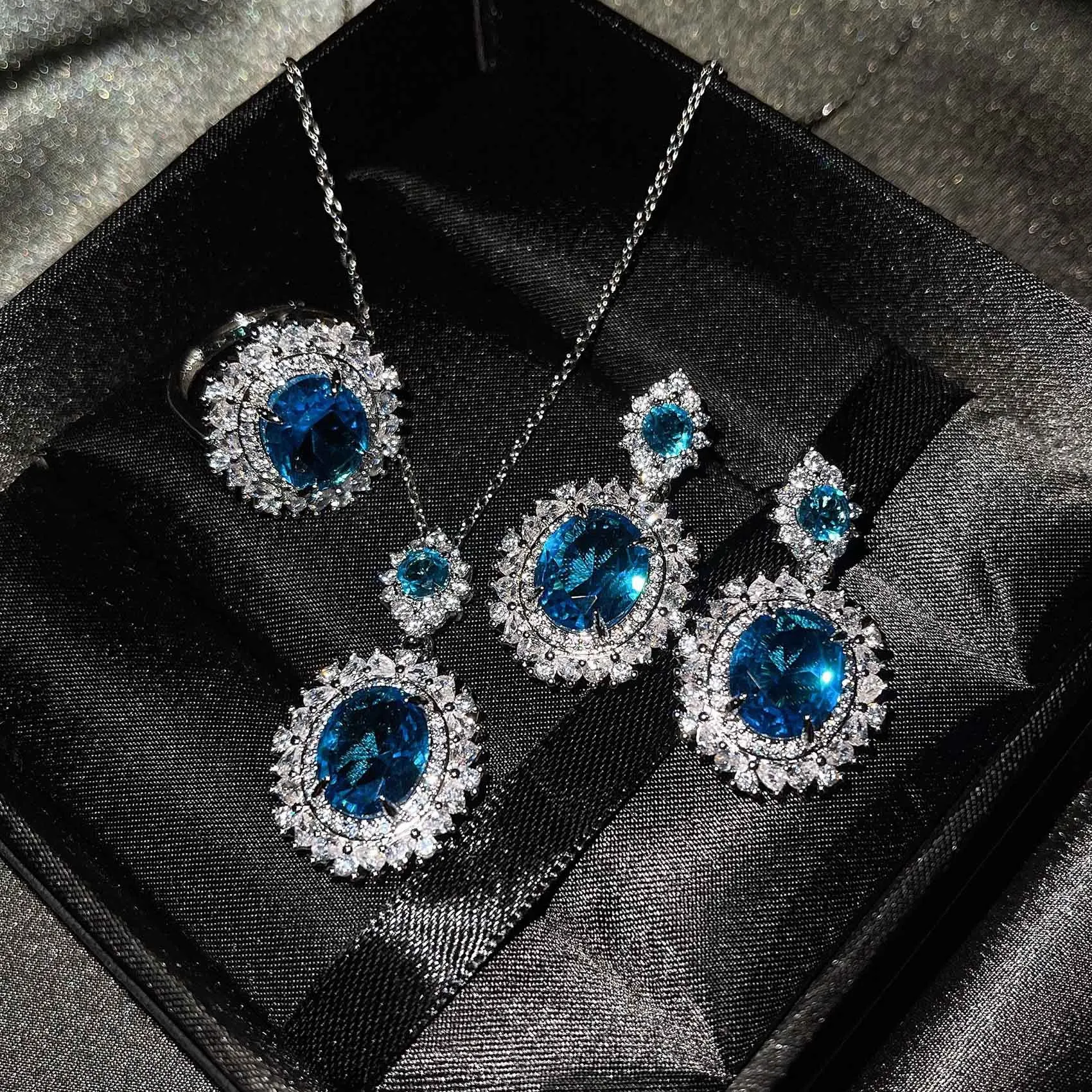 

Luxury Oval Silver Color Sea Blue Aquamarine Pendant Necklaces Drop Earrings Rings Jewelry Sets For Women Wedding Bridal