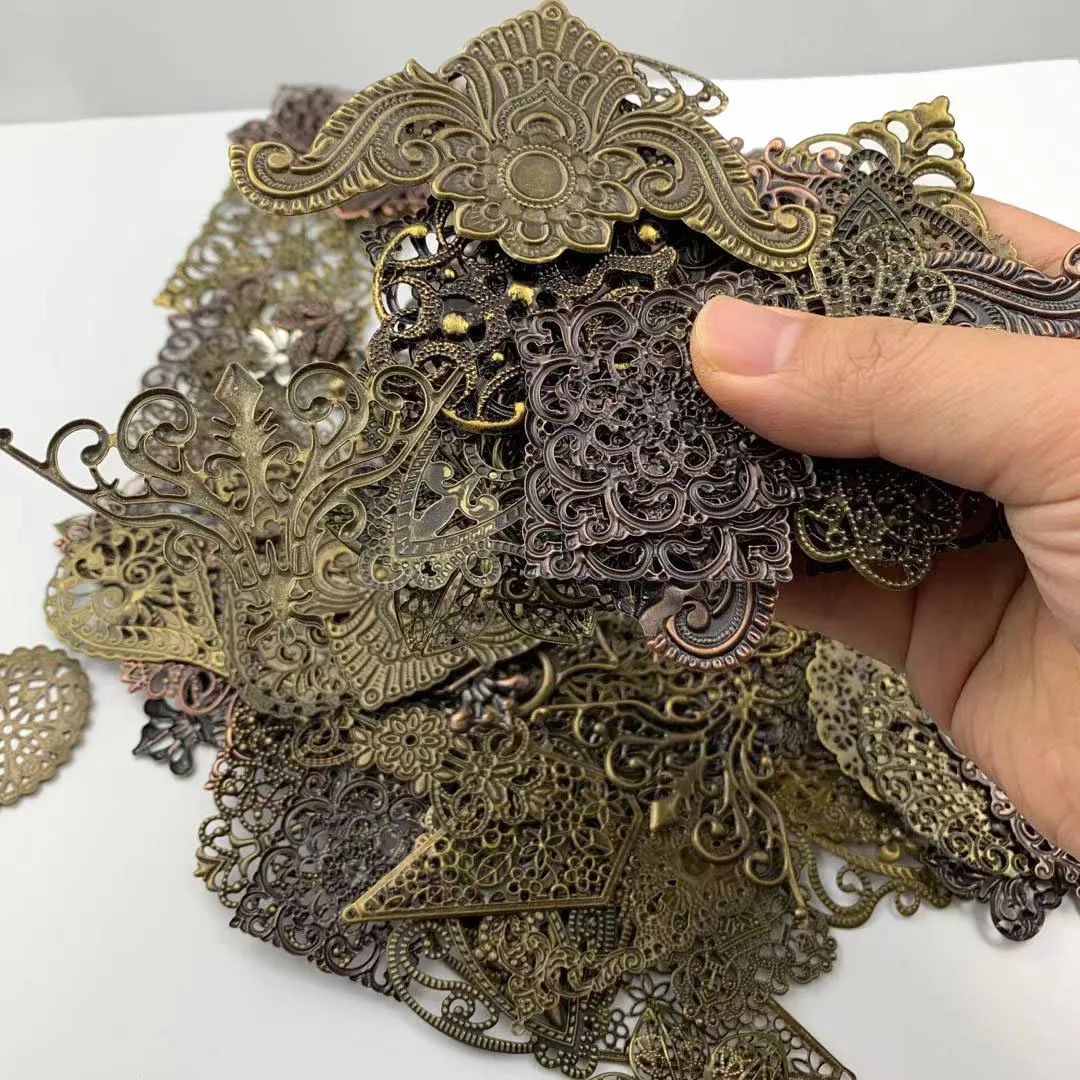 20pcs  bronze tone round Filigree  crafts Embellishments Findings Jewelry Accessories  cospaly ornaments  cospaly