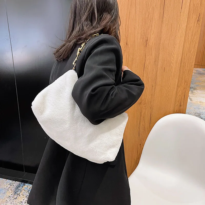 Soft Plush Shoulder Bag Fashion Women Candy Color Winter Cloud Bag Female Thick Chain Handbags Ladies Warm Faux Fur Underarm Bag