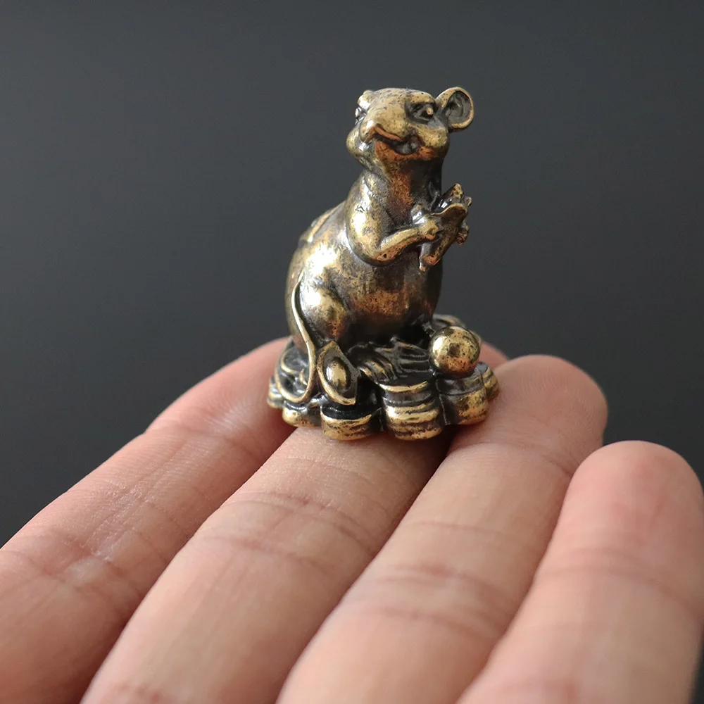 Antique Bronze Chinese 2020 New Year Rat Statue Miniatures Figurines Vintage Copper Zodiac Animal Mouse Love Corn Ornament Decor