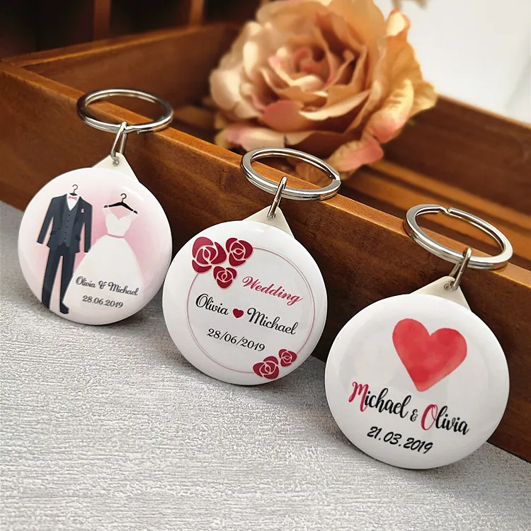 

100Personalized name date Keychain with Mirror Custom Wedding Favors And Gifts Wedding Gifts For Guests Wedding Souvenirs