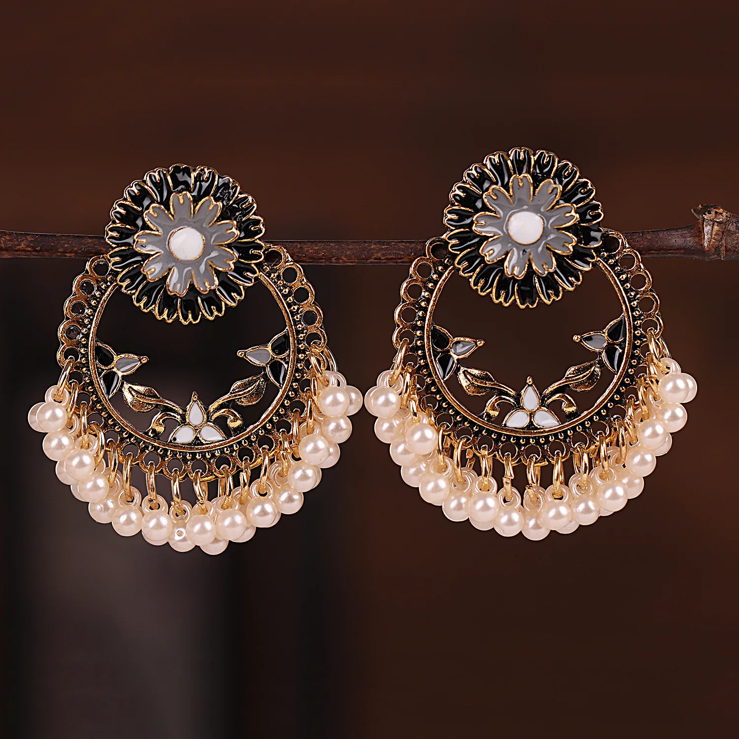 Women\'s Vintage Ethnic Geometric Flower Earrings Hangers Bohemian Bollywood Pearls Tassel Indian Jhumka Earrings Wedding Jewelry