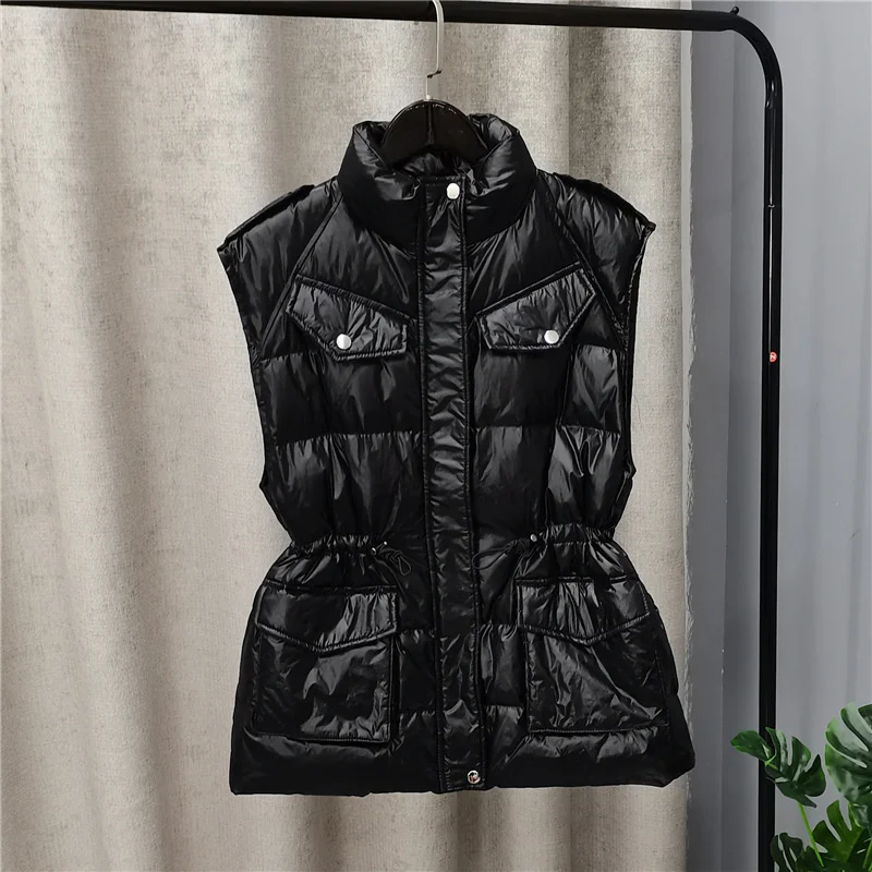 Women Winter Vest Thick Warm Sleeveless Stand Collar Short Jacket Vintage Big Pockets Cargo Vests Female Black White Waistcoat