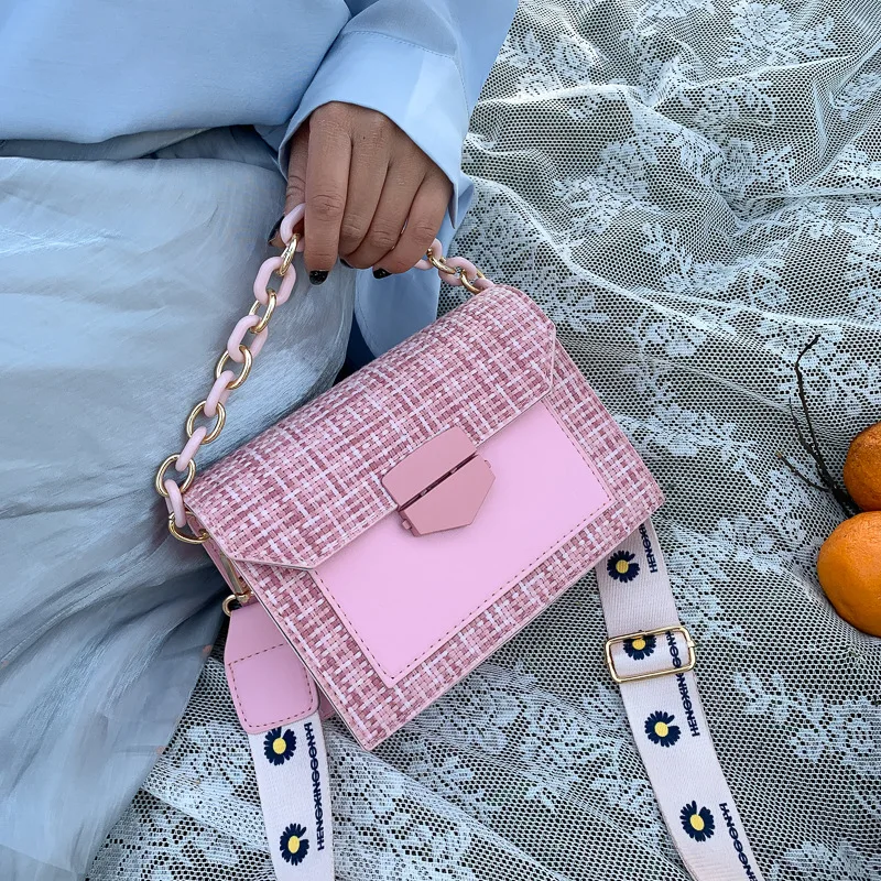 Wide Strap Shoulder Bags for Women Luxury Designer Lady Handbags and Purses Fashion Chain Messenger Crossbody Bags