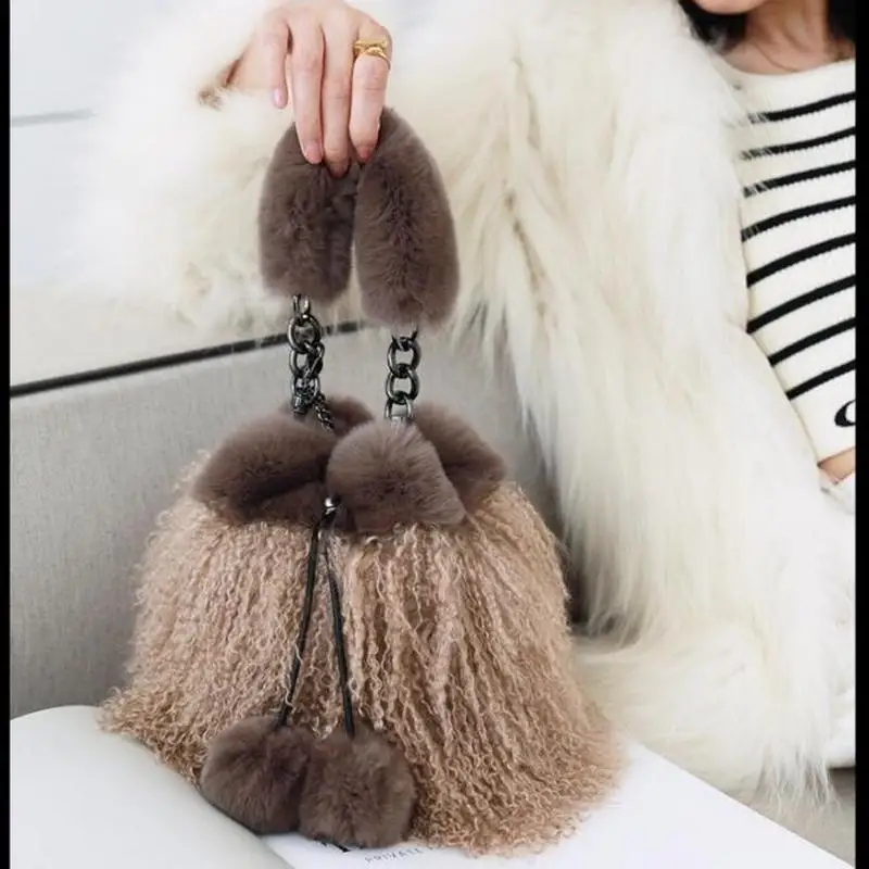 2021 New Mongolian Fur Handbags Women Tibet Lamb Fur Wrist Bucket Bag Rex Rabbit Handle Lovely Plush Chain Single Shoulder Tote