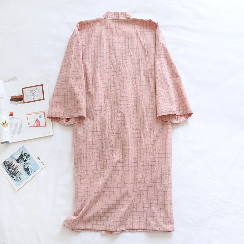 ญี่ปุ่นกิโมโนเสื้อคลุมอาบน้ําฤดูร้อนสไตล์ใหม่ผ้าฝ้ายคู่ Nightgown บริการบ้านหญิงบางผู้ชายขนาดใหญ่ลายสก๊อตชุดกิโมโน Robe