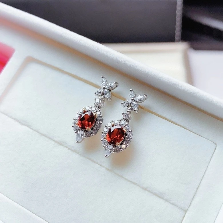 KJJEAXCMY fine jewelry 925 silver natural Garnet new girl vintage earrings hot selling ear stud support test Chinese style
