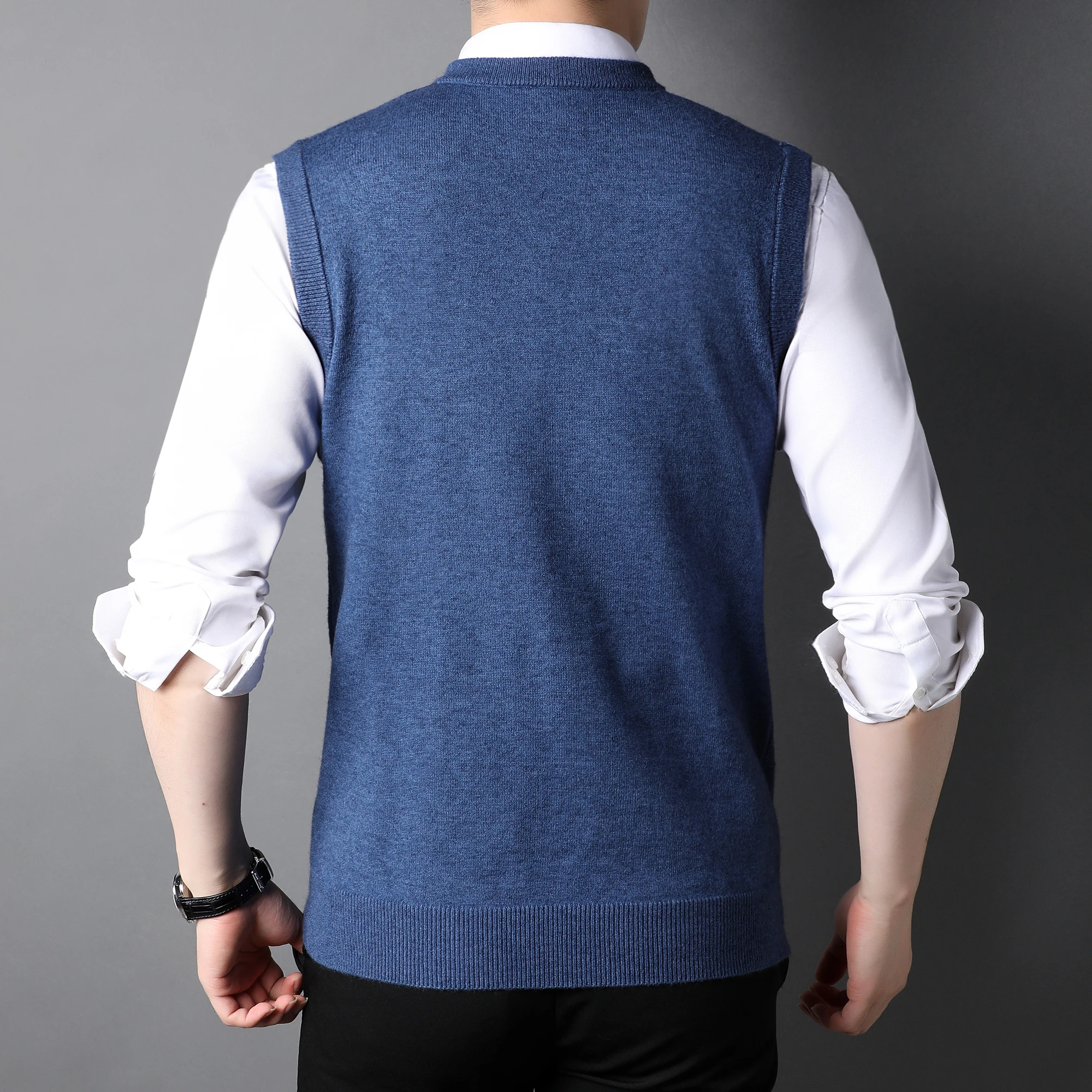 2023 Autumn New Men\'s Khaki V-Neck Knitted Vest Business Casual Classic Style Thick Sleeveless Sweater Vest Male Brand Clothing