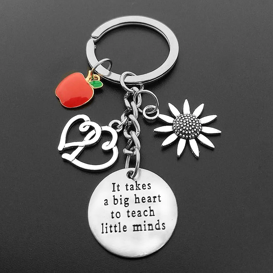 1 Pcs Teacher Keychains with Red Apple It Takes A Big Heart To Teach Little Minds Keyring Key Ring Jewelry for Teachers Day Gift