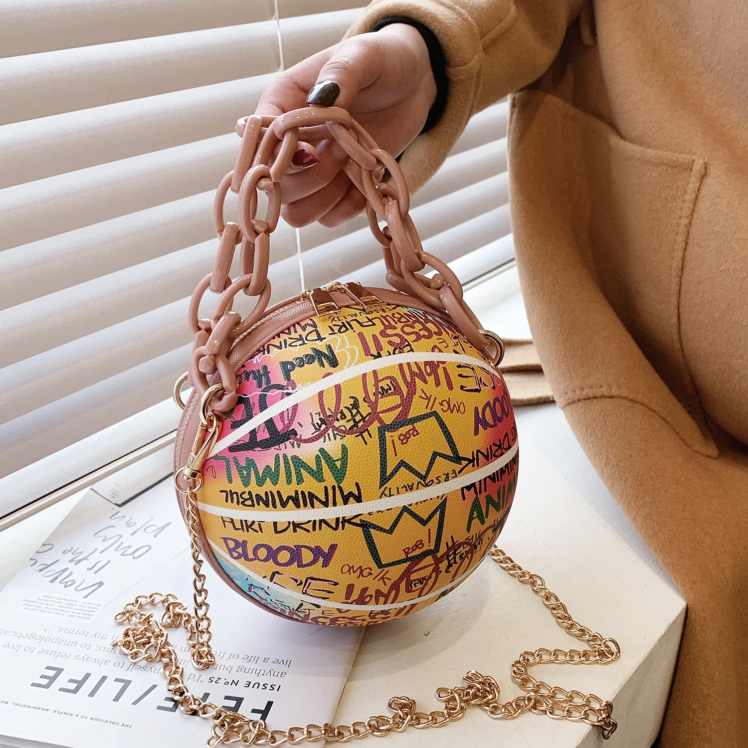 Alphabet Graffiti Round Ball PU Leather Zipper Crossbody Bags for Women 2021 Fashion Chain Shoulder Handbags and Purses Lady