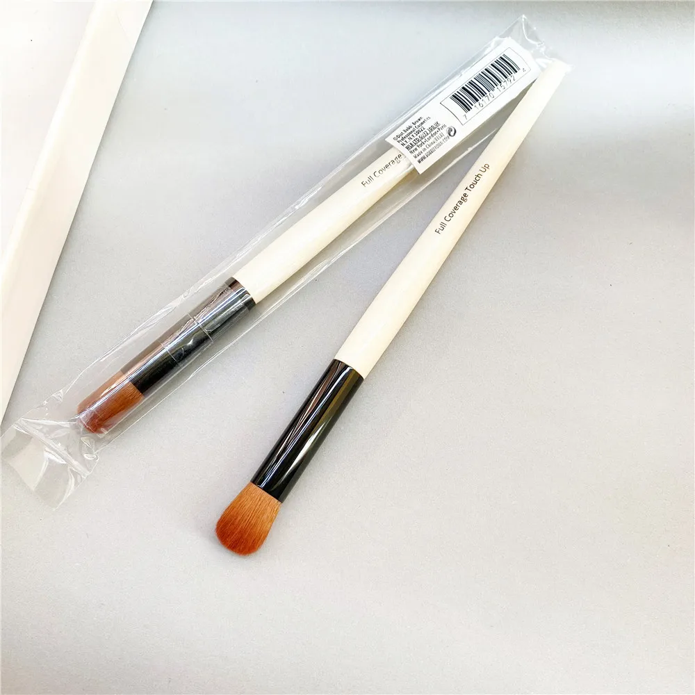 

Full Coverage Touch Up Makeup Brush Small Precise Foundation/Concealer Blending Buffing Beauty Cosmetics Brush Tool