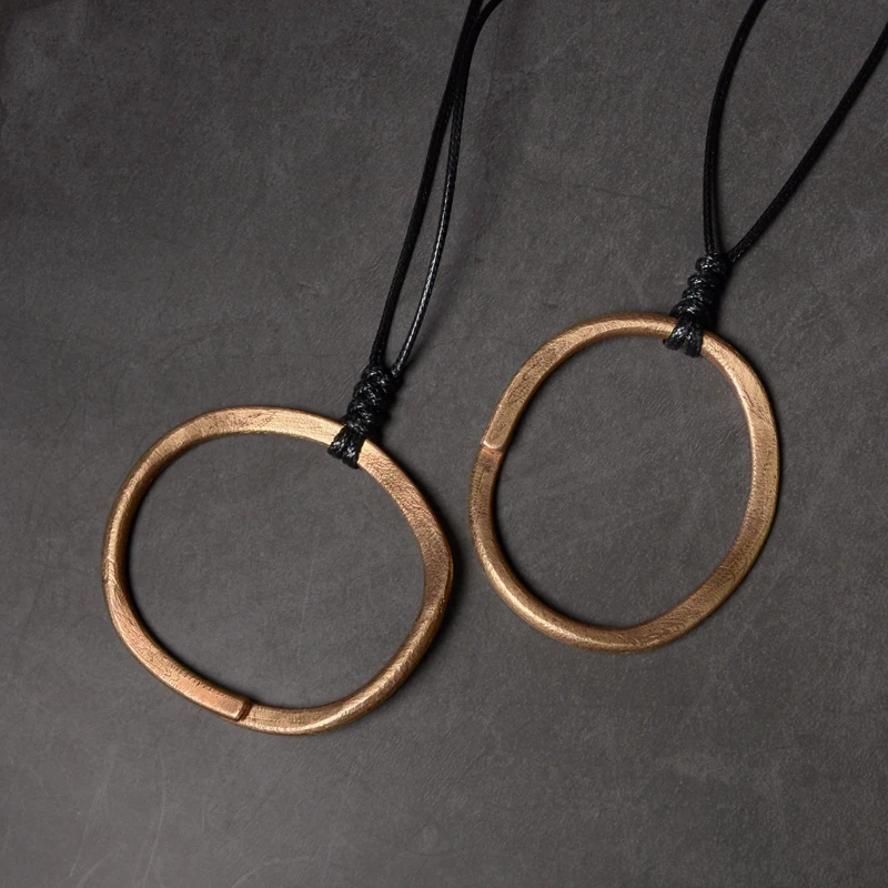 Czysta miedź ręcznie wykonane stałe naszyjnik minimalistyczne Retro sweter rozmiar regulowany Metal Puck biżuteria Unisex dla pary