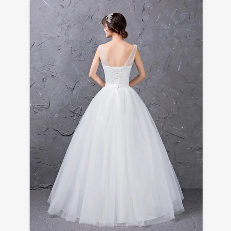 DM-0582 # Robe De Mariée Perceuse En Résine Robe De Bal Blanche Cou De Bateau Pas Cher En Gros Ornements De Fleurs V-cou Dentelle ettes Plus La Taille