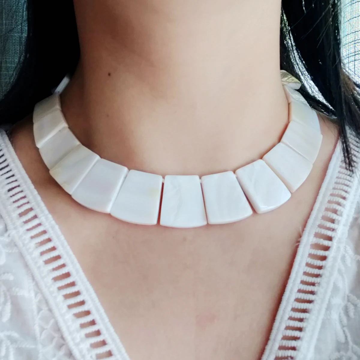 Lii Ji Mother of Pearl Shell Necklace Choker Necklace 40cm Women Jewelry Gift Stock Sale