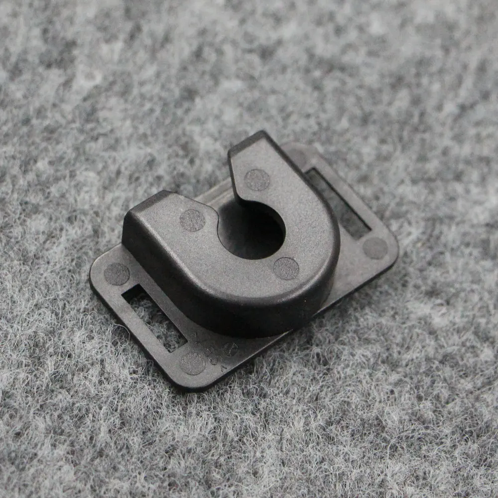 Apply to Passat B5 Bora Door trim panel clip Door panel buckle base