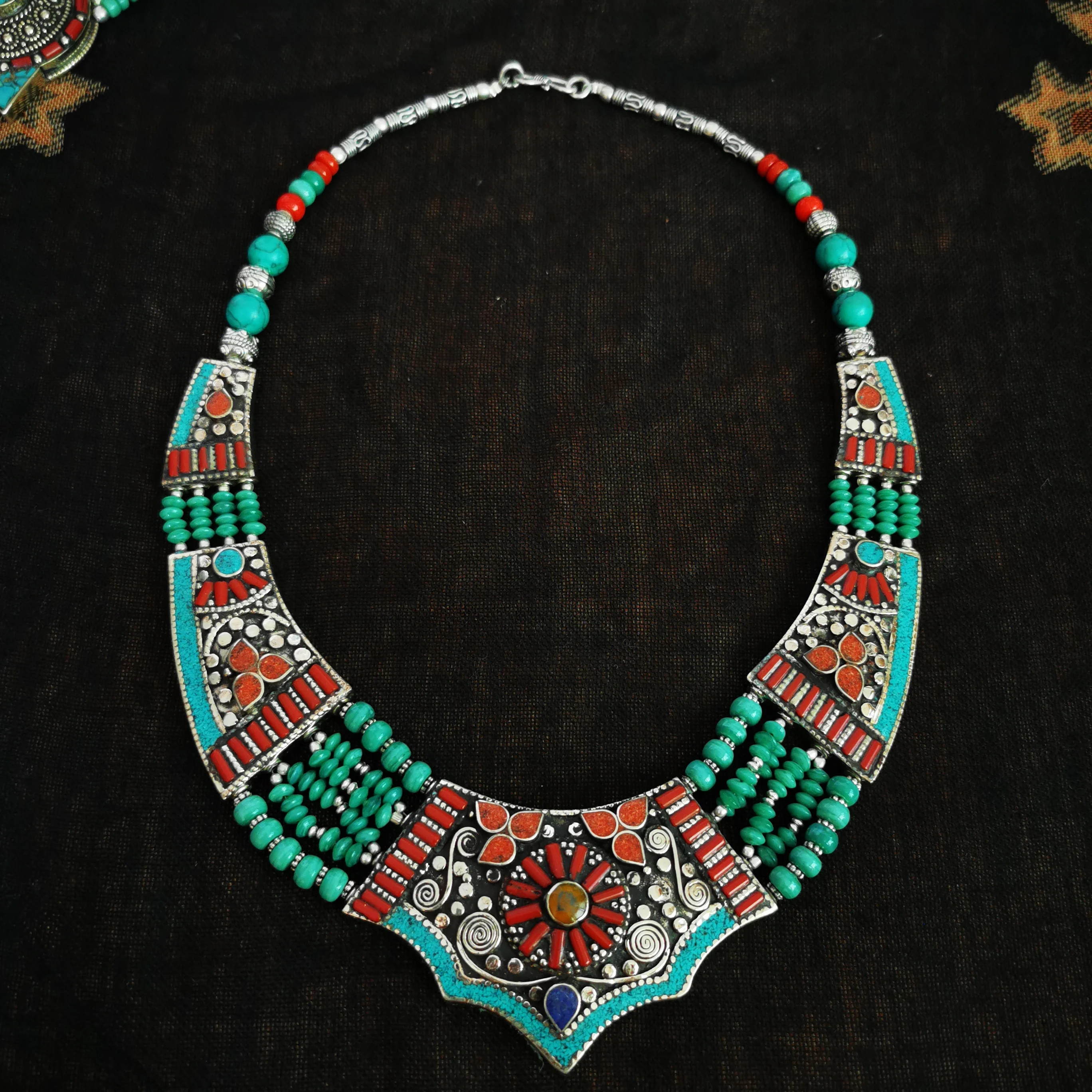 Indian BOHO Vintage Necklace Copper Inlaid Big Pendant Necklaces Tibetan jewelry TNL173