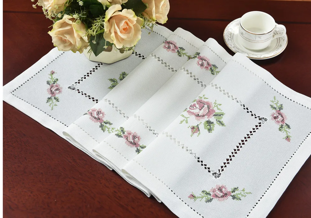 [Camellia Casa]Romantic Cross-stitch Rose Table Runner & Tablecloth,Linen Look & Washable, White & Champagne Home Airbnb Hotel