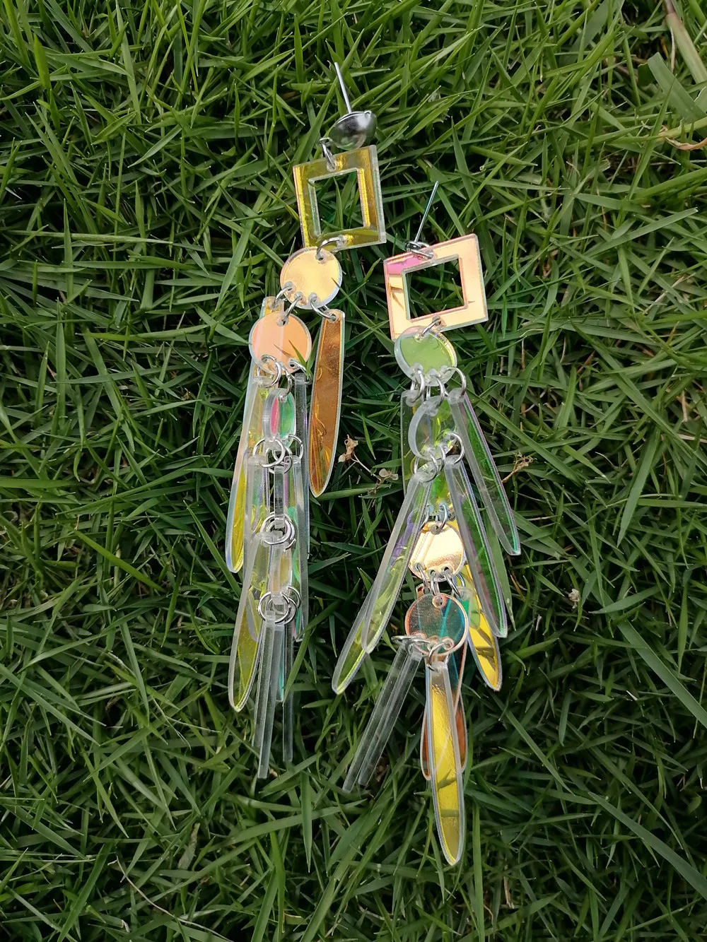 FishSheep Colorful Acrylic Geometric Star Moon Butterfly Drop Earrings For Women Cute Transparent Laser Dangle Earrings Jewelry