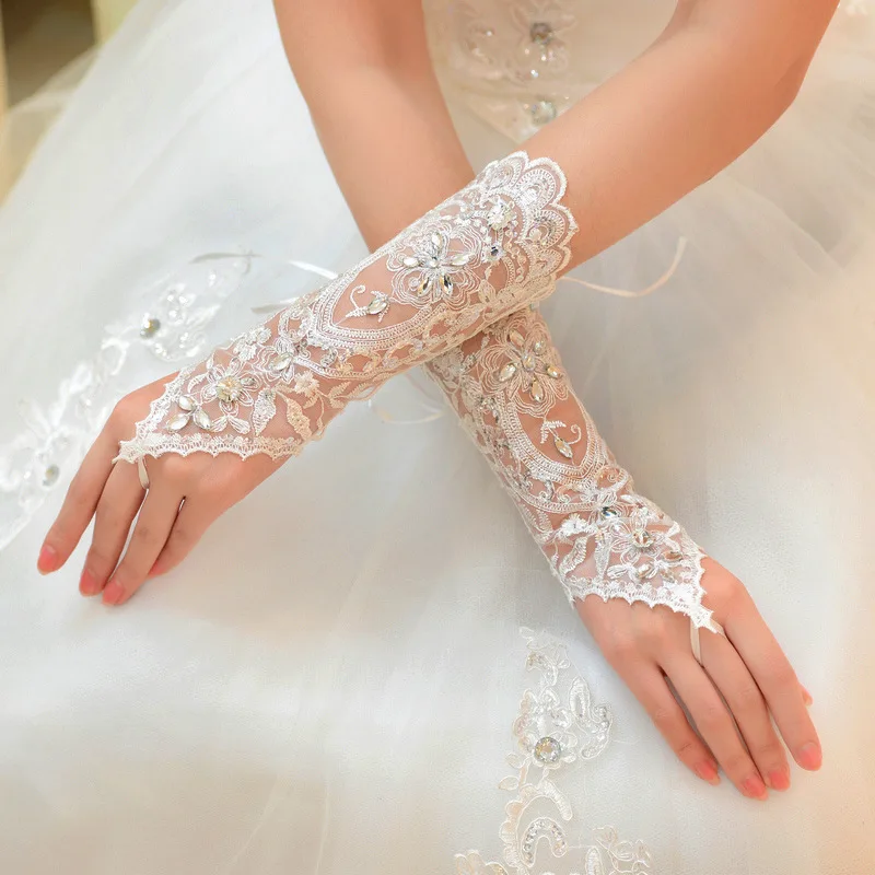 1 para białe/czerwone/beżowe rękawiczki ślubne eleganckie krótkie akapit Rhinestone białe koronkowe rękawiczki piękne akcesoria ślubne