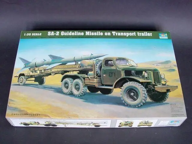 

Trumpeter 00204 1/35 SAM-2 Guideline Missile on Transport trailer Model Kit