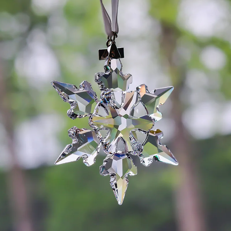 Crystal Snowflake Figurine Car Pendant Snowflake Suspension Ornaments Suncatcher Shining Star Hanging Trim Christmas Gift Decor