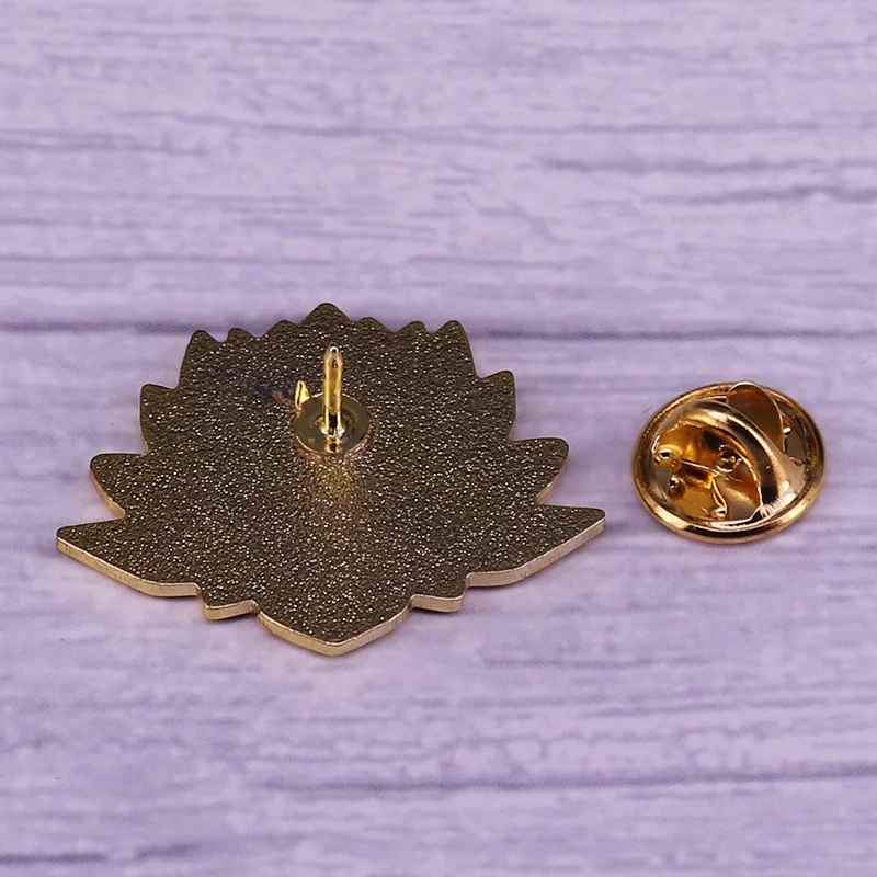 Pin de esmalte de flor de loto cristalino rosa, broche floral de Gema amarilla, símbolo de pureza, iluminación, autoregeneración y renacimiento