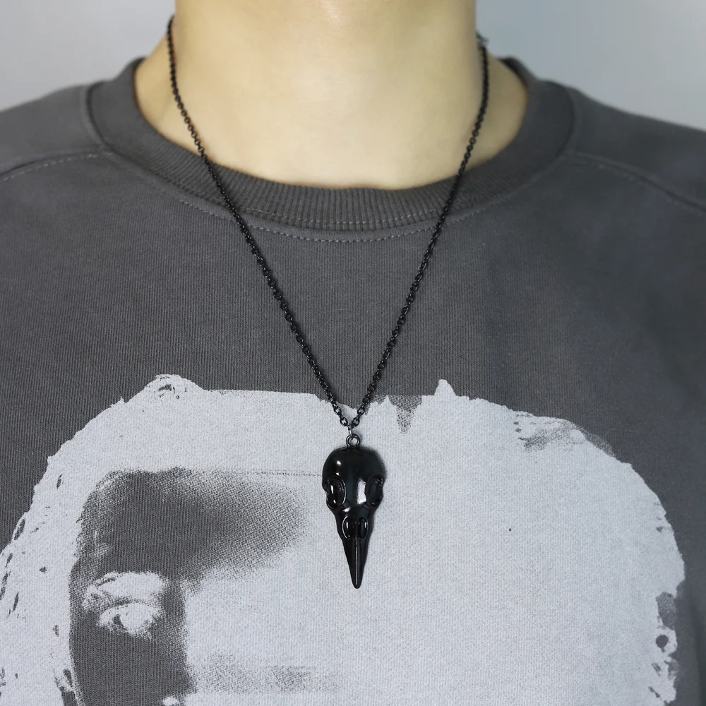 Hot Selling Fashion Novelty Stereo Crow Head Skull Pendant Necklace Chains Christmas Present Punk Gothic Jewelry Wholesale