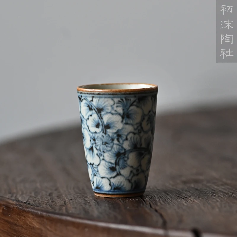 

★and white kung fu tea masters cup fragrance-smelling cup hand-painted ginkgo restoring ancient ways straight cup of tea